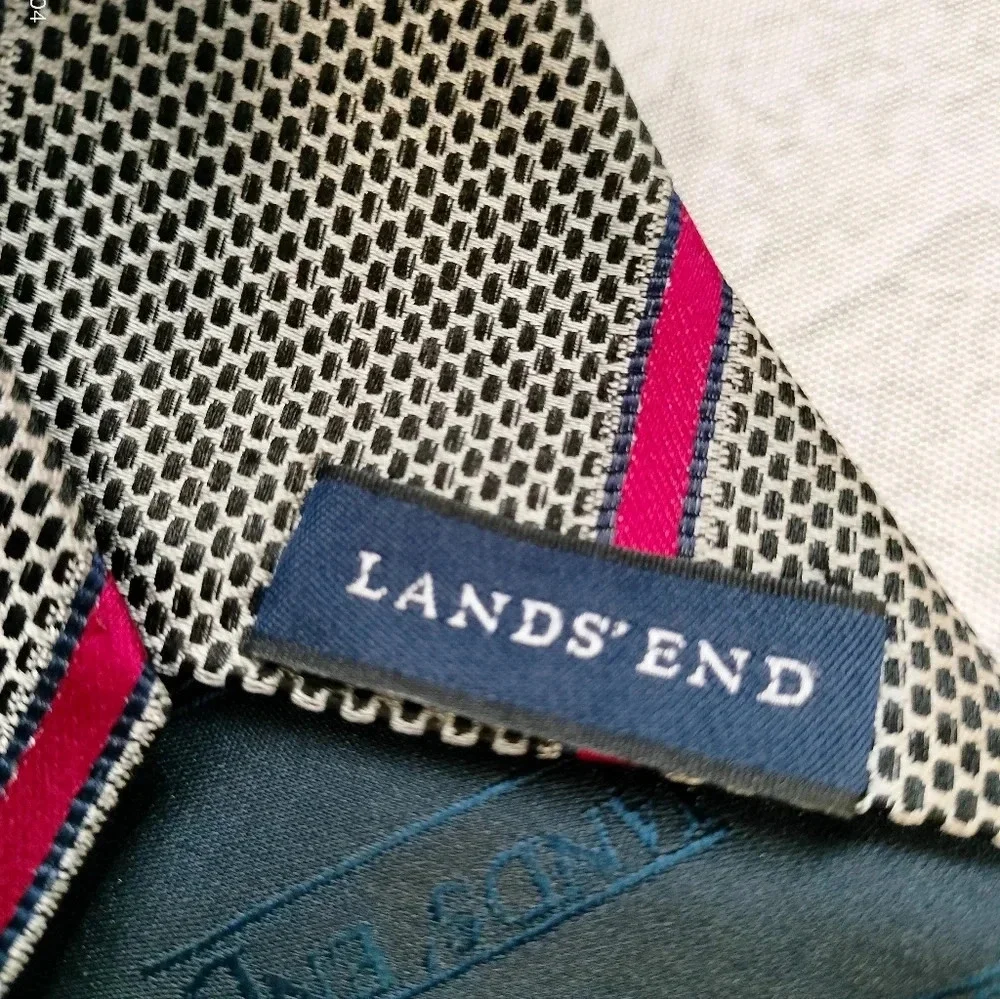 Lands' End Silk Hand Sewn Tie Necktie Red Blue Striped BLack Dots  57 x 3.75